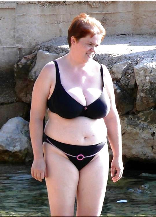 Trajes de baño bikini sujetador bbw madura vestida joven grande enorme
 #4006242