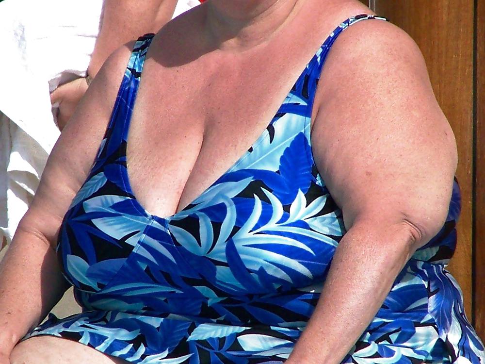 Trajes de baño bikini sujetador bbw madura vestida joven grande enorme
 #4006298