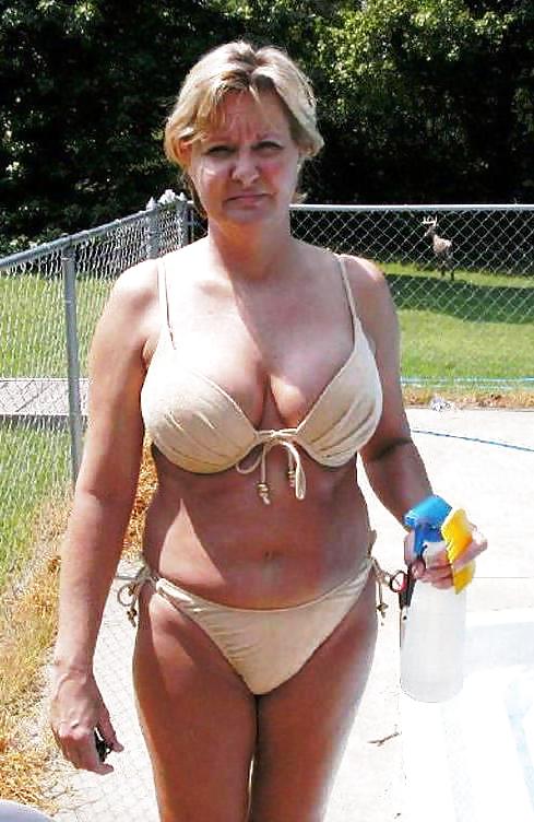 Trajes de baño bikini sujetador bbw madura vestida joven grande enorme
 #4006321