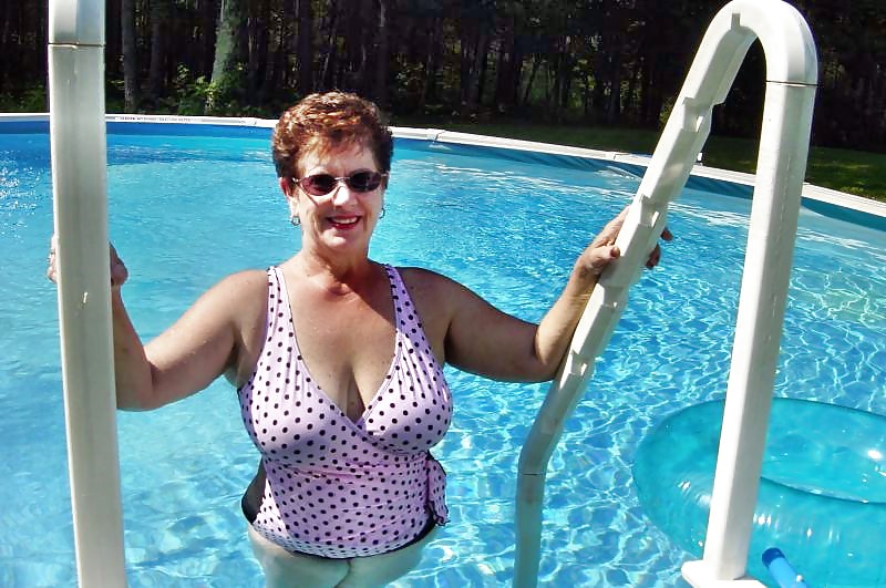 Trajes de baño bikini sujetador bbw madura vestida joven grande enorme
 #4006671