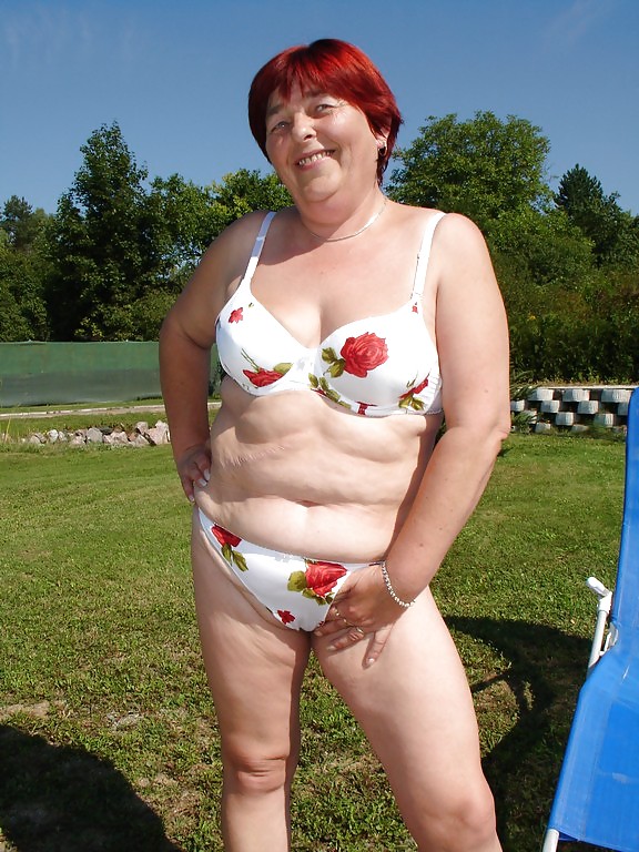 Trajes de baño bikini sujetador bbw madura vestida joven grande enorme
 #4006690