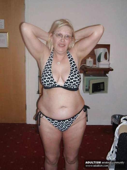 Trajes de baño bikini sujetador bbw madura vestida joven grande enorme
 #4006708