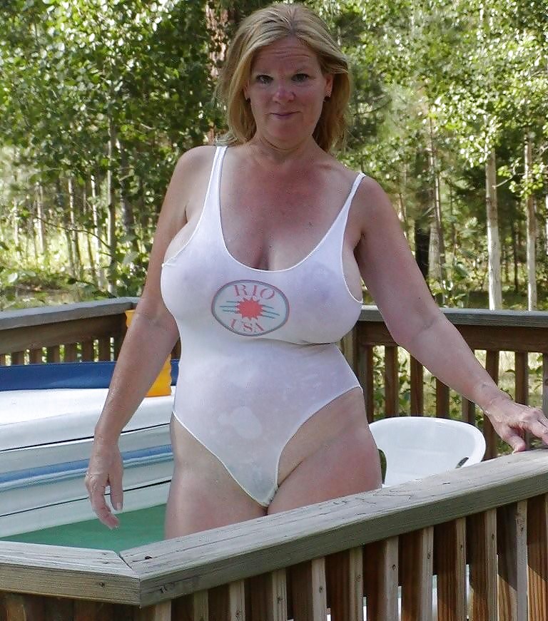Trajes de baño bikini sujetador bbw madura vestida joven grande enorme
 #4006752