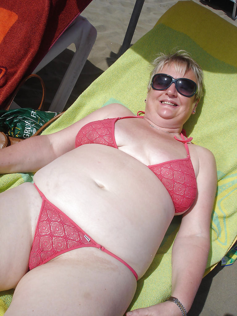 Trajes de baño bikini sujetador bbw madura vestida joven grande enorme
 #4007136