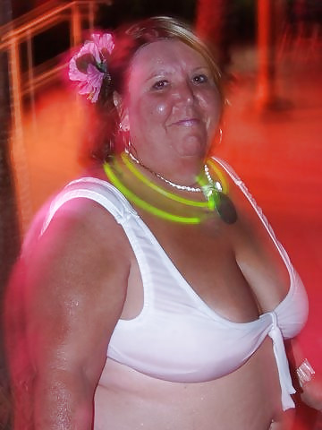 Trajes de baño bikini sujetador bbw madura vestida joven grande enorme
 #4007427