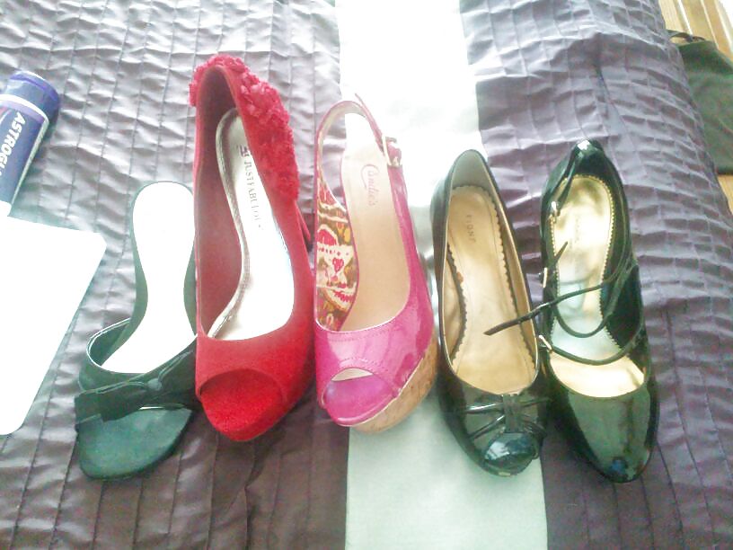 Cumming on wifes shoes