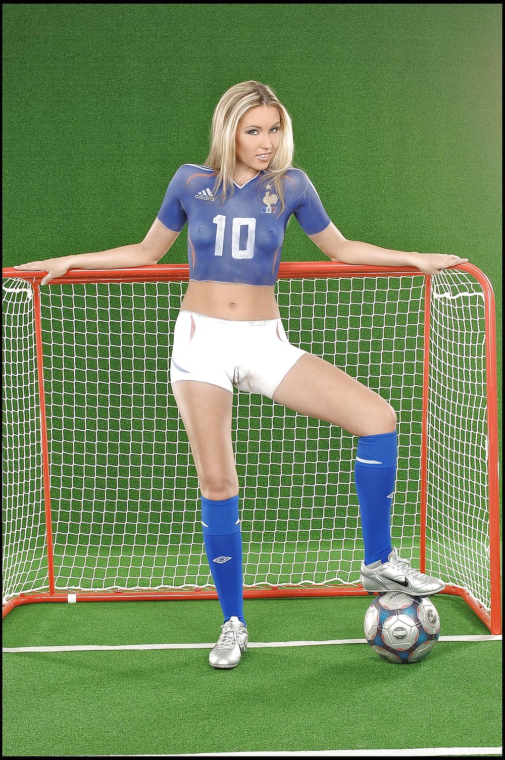 サッカーW杯フランス大会の女性たち
 #107260