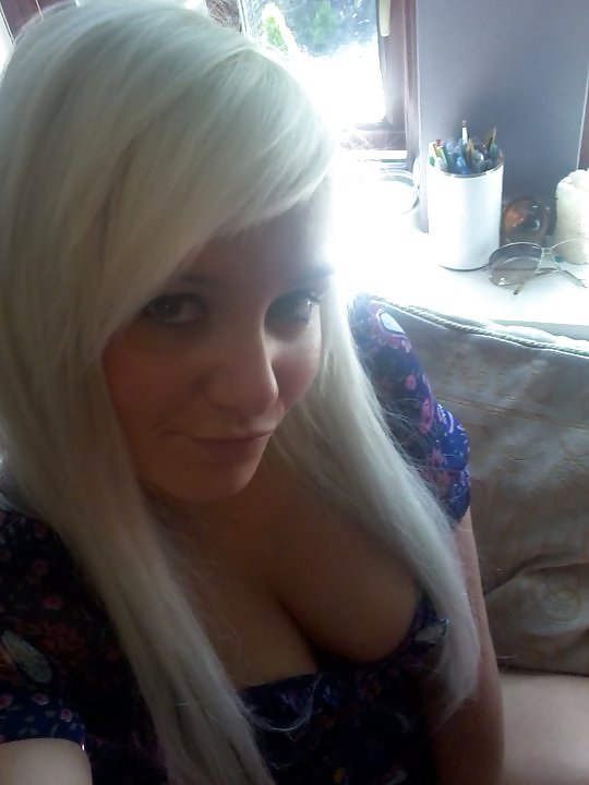 Un par de una chica de facebook con tetas calientes
 #17235627