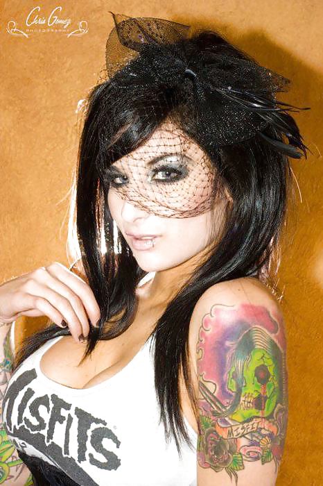 Veronica gomez (Tattoo girl) hq - punxxx
 #11025169