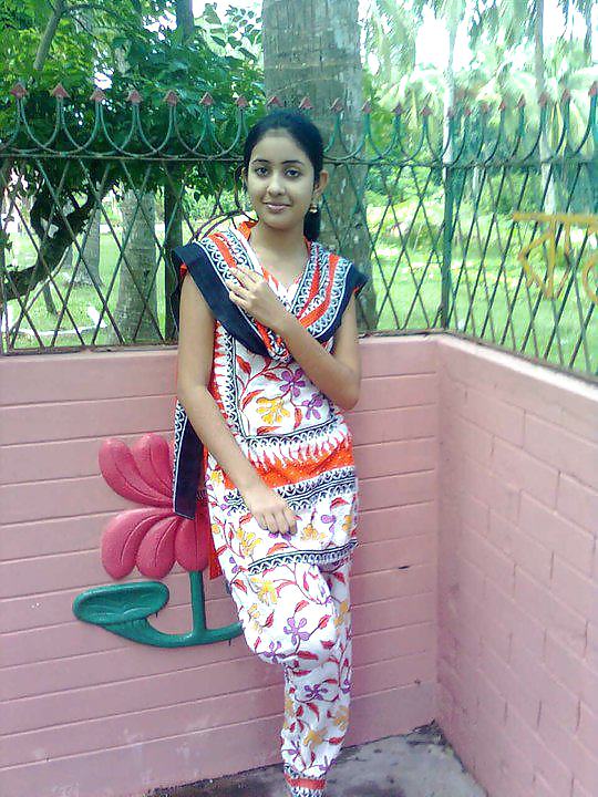 Bella ragazza indiana 23-- di sanjh
 #9756482