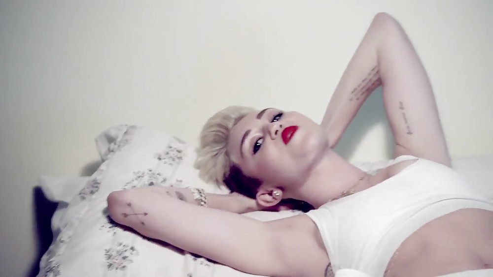 Capturas de pantalla del video musical we cant stop de miley cyrus
 #19172822