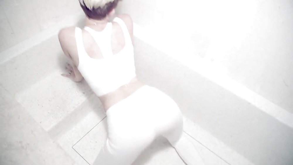 Miley CyrusのWe Can't Stopミュージックビデオのスクリーンショット
 #19173001