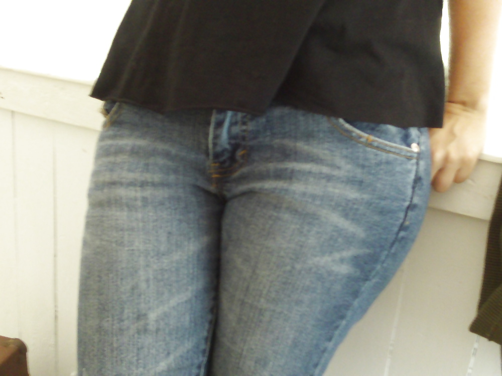 EMILY BEGANS #4495461