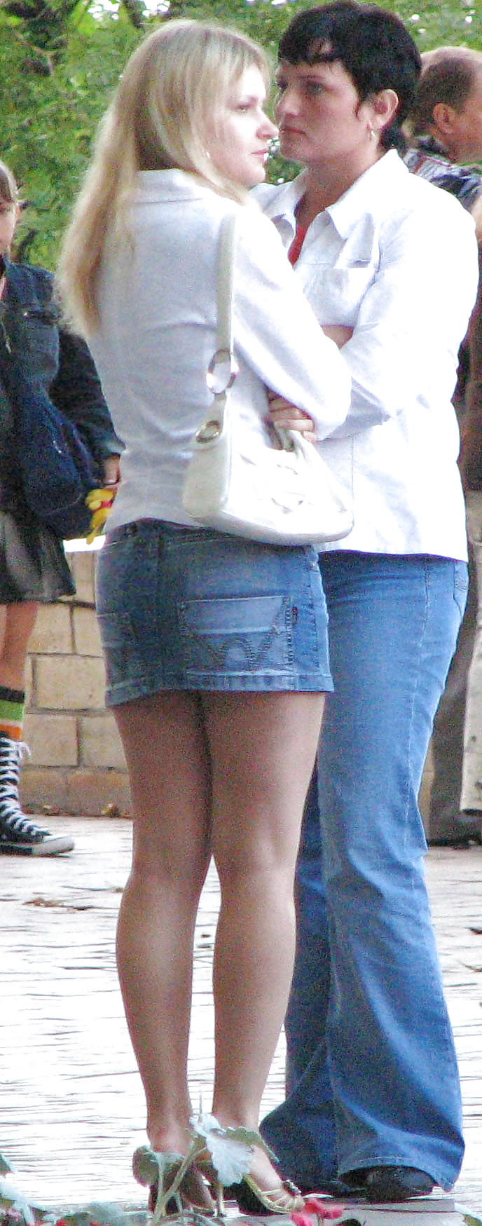 En las calles 042 - blanco-azul minifalda de los pantalones vaqueros
 #12772913