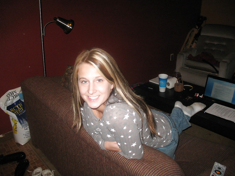 Blonde Amateur Posing & Stripping #3476349