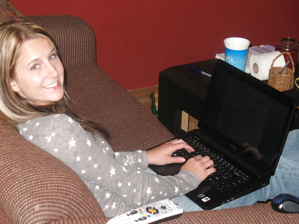 Blonde Amateur Posing & Stripping #3476366