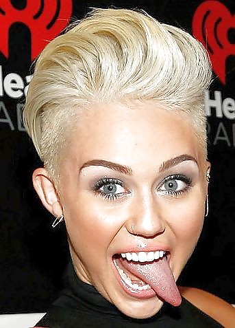 Miley cyrus - giocattolo del cazzo senza talento
 #21801465