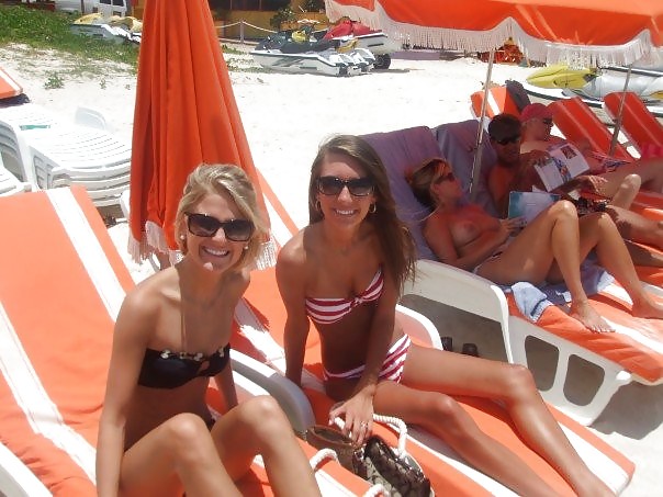Chicas amateurs de playa
 #7132827
