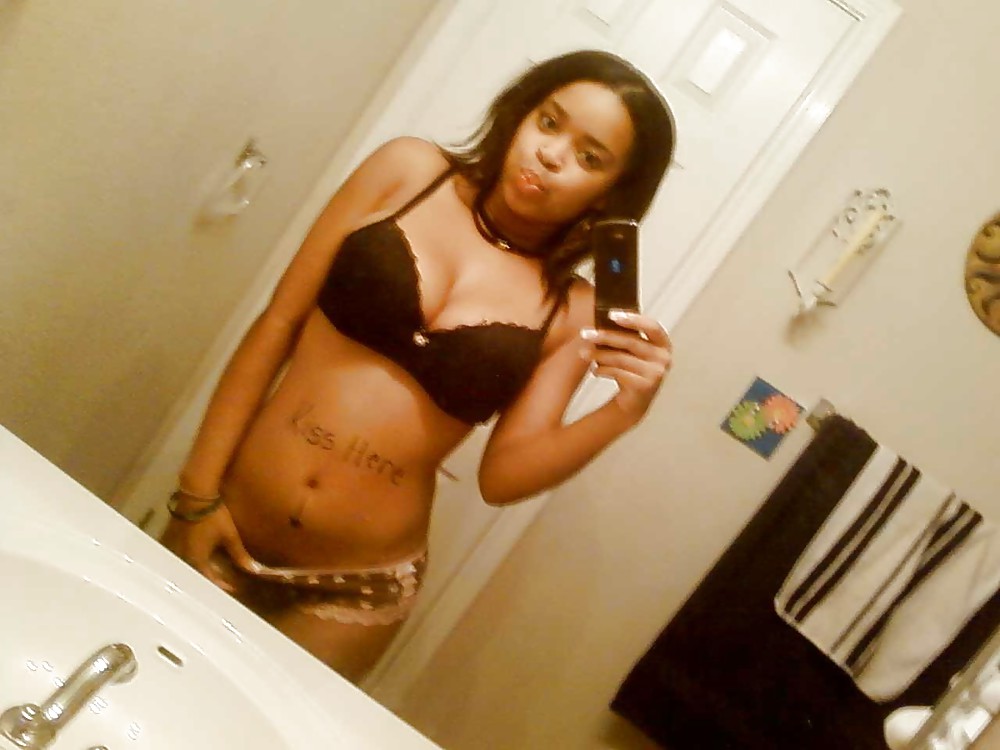 BLACK AMATEUR GIRLS - SELF PICS IX #9903237