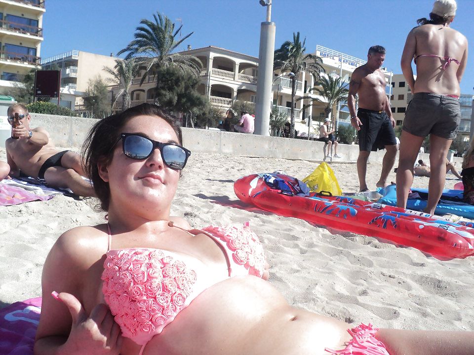 Hot Irish chick on holiday....please comment #19210092