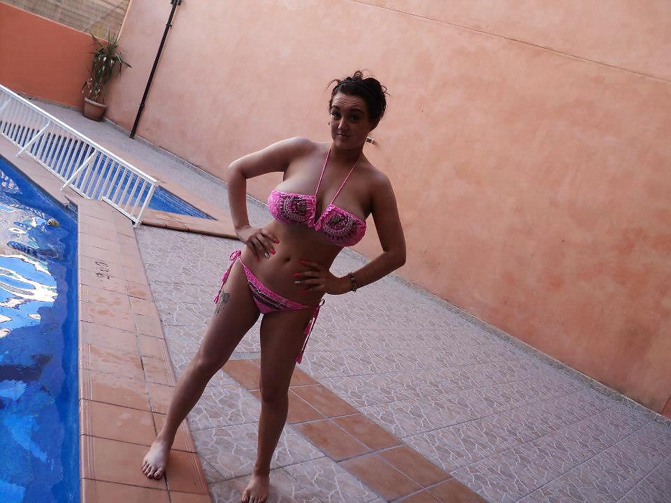 Hot Irish chick on holiday....please comment #19210180
