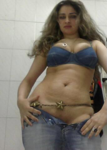 Ines pute tunisienne #22640983