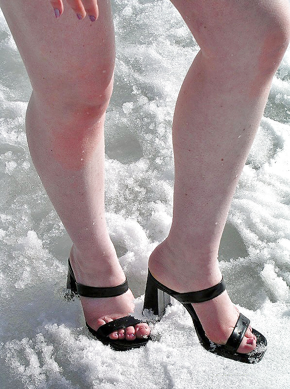 PENA PLAYS IN DA SNOW #4855343