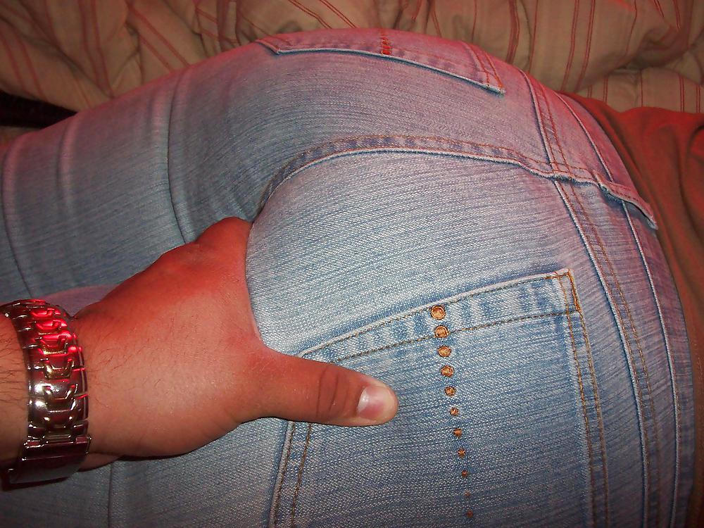 Regine in jeans c - mano e pompini
 #7530949