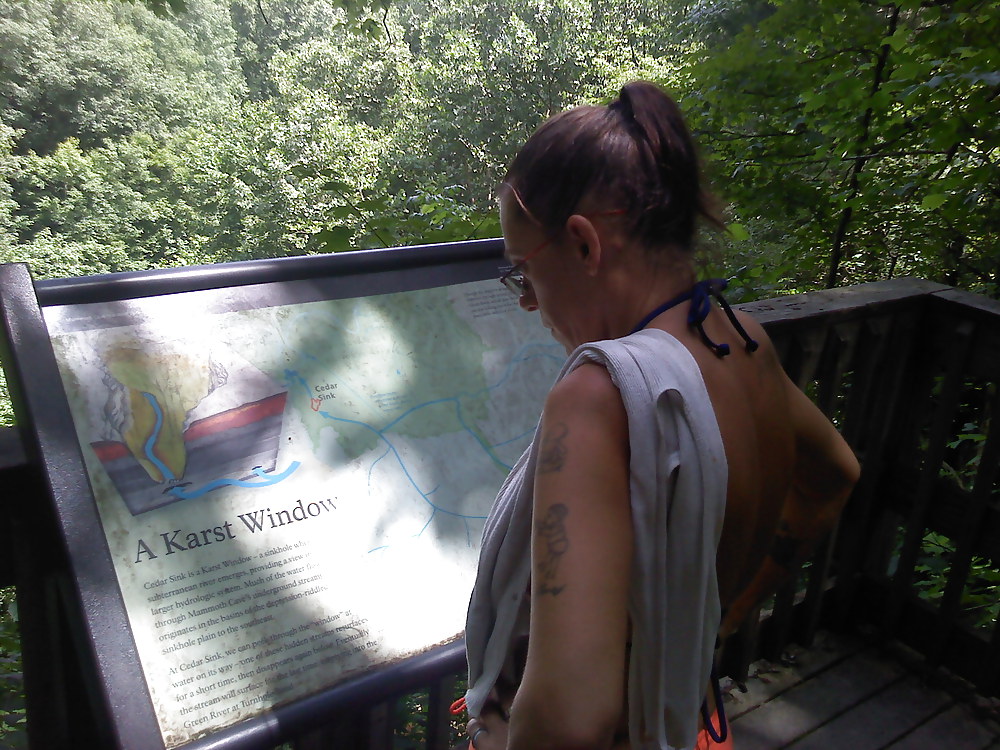 Caminar en el parque..(cedar sink mammoth cave ky)
 #18099320