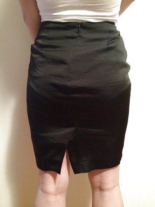 Tight, pencil style skirt and asses. #10914924