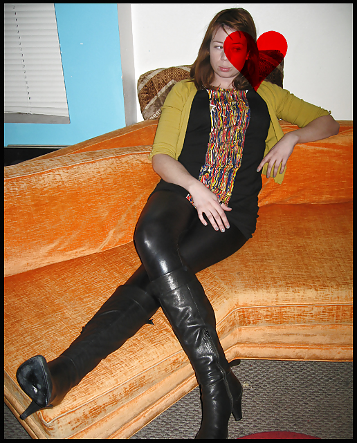 Shiny Leggings And Boots #18191678