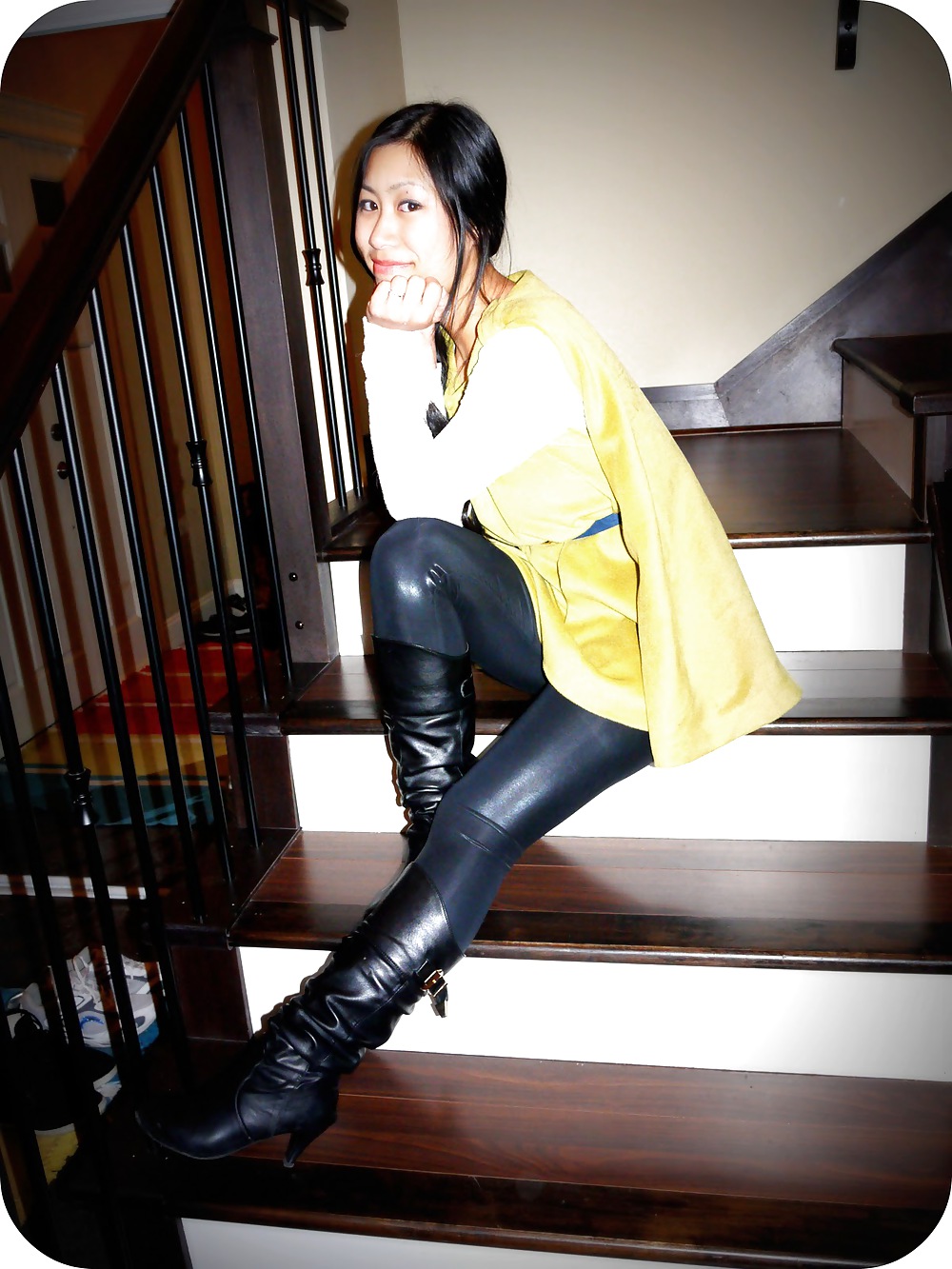 Shiny Leggings And Boots #18191686