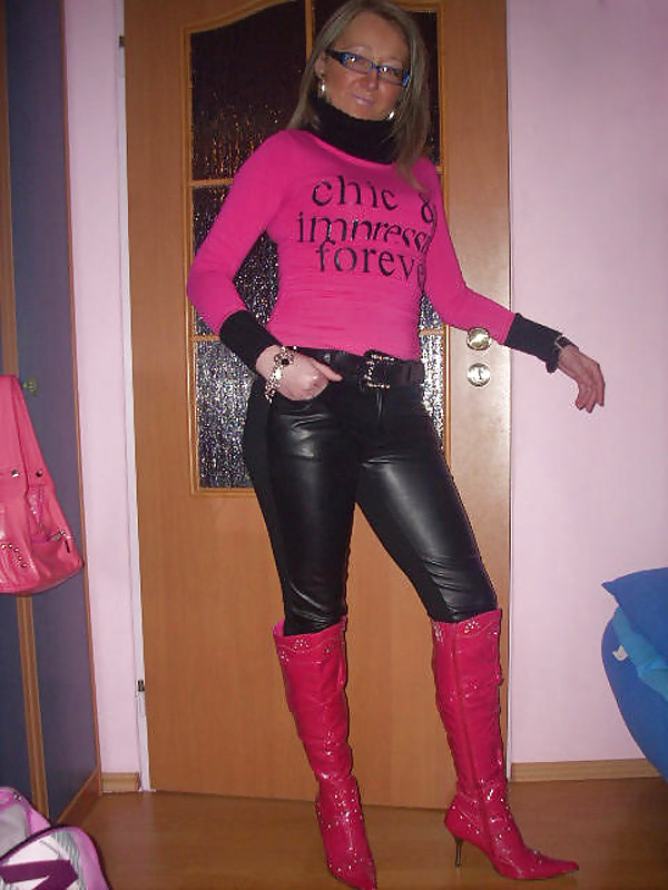 Glänzenden Leggings Und Stiefel #18191798