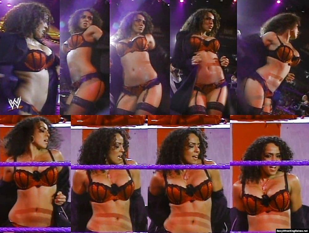 Layla El - WWE Diva mega collection #695588