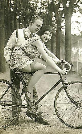 Weibliche Sexy Beine Nylon Fahrrad #18018331