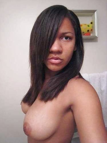 BLACK AMATEUR GIRLS - SELF PICS VIII #6173552