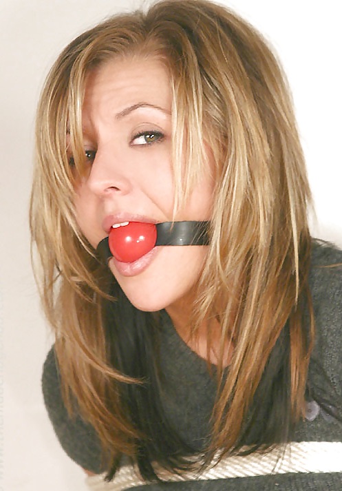 Ballgagged bellezas
 #16855571