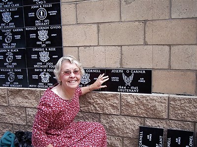 Maduras de pelo gris y abuelitas # 2
 #828000