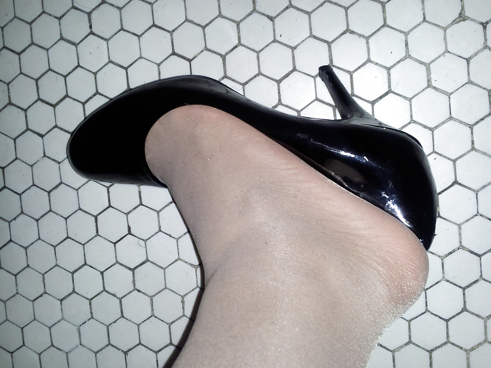 I borrowed some pumps longtime from a friend.