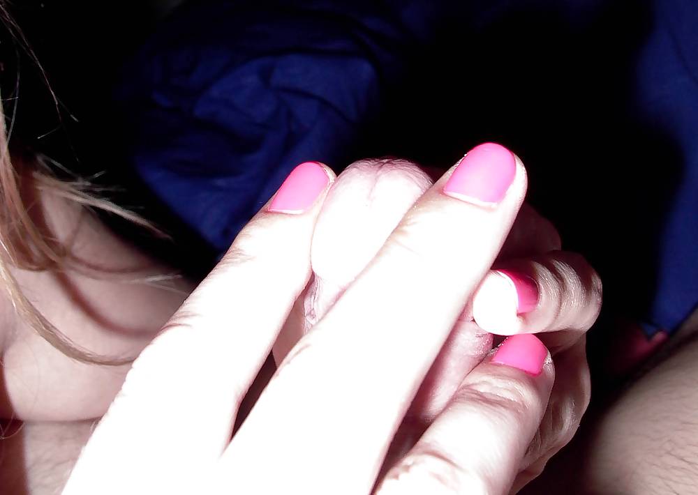 Uñas rosas (sie + an ihm)
 #15714053