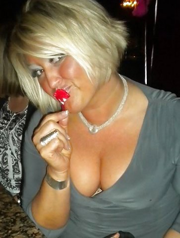 Random pics of women #8600949