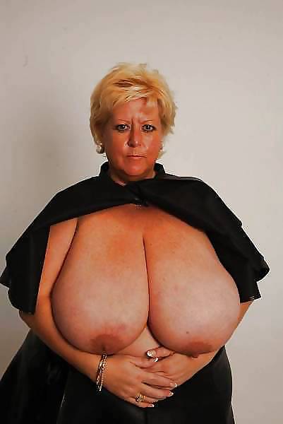 Mature Ladies With BIG Tits #18129395