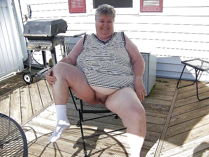 休日のおばあちゃんたち
 #12113780