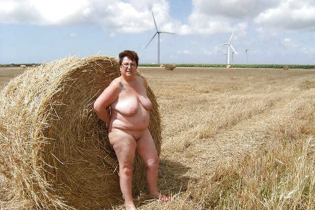 休日のおばあちゃんたち
 #12113930