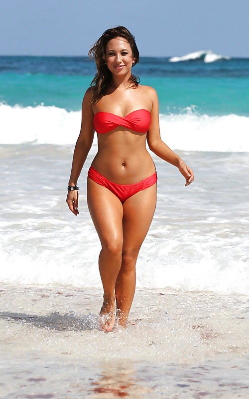 Cheryl Burke In Der Dominikanischen Republik In Einem Roten Bikini #2582625