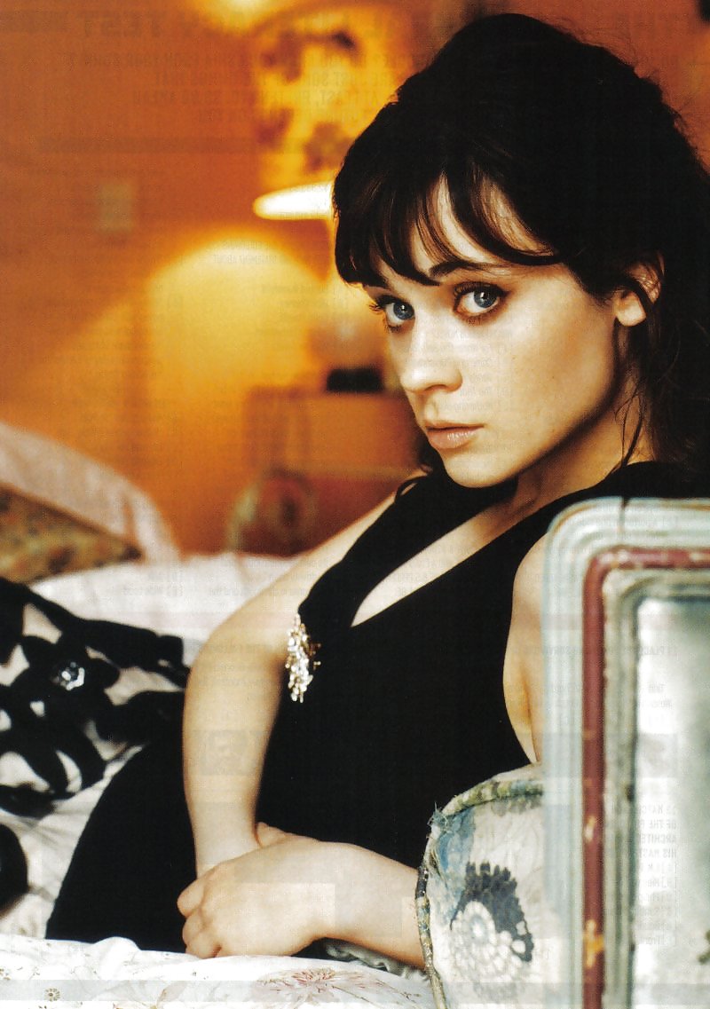 Zooey deschanel 
 #21748563