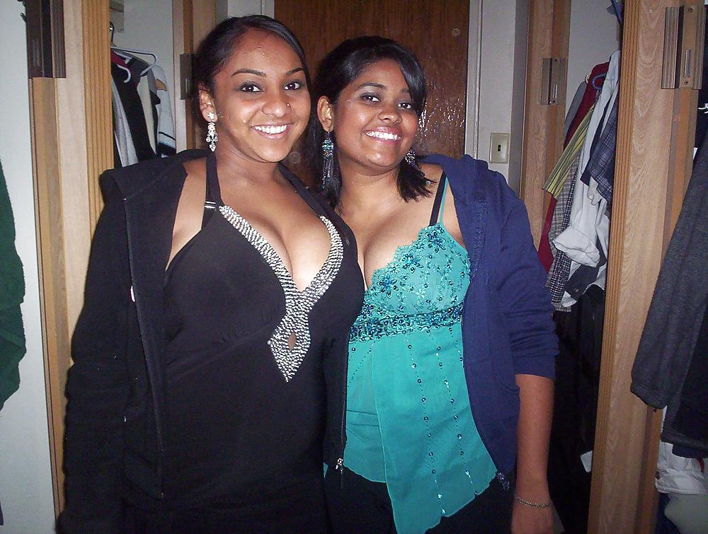 Ragazze indiane desi
 #19989647