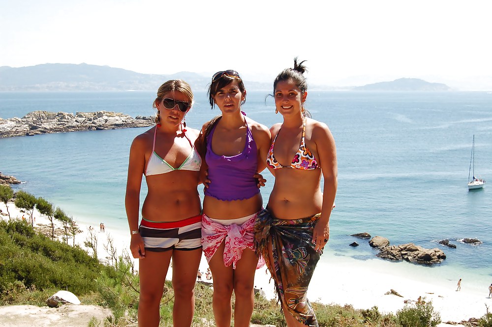 Chicas en la playa
 #17156921