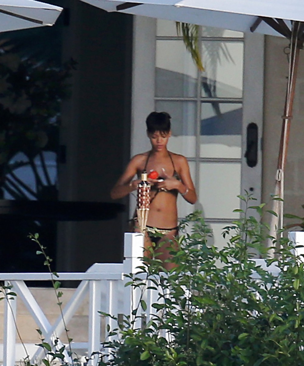 Rihanna Naked Ass And Topless Boobs Through Her Balcony #17476540