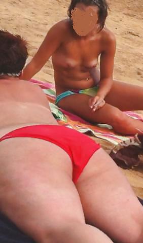 Tetas de todo tipo en la playa #7258347